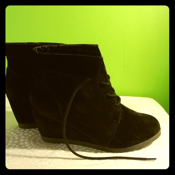 Madden Girl Shoes - Madden Girl Black Wedge Velvet Booties